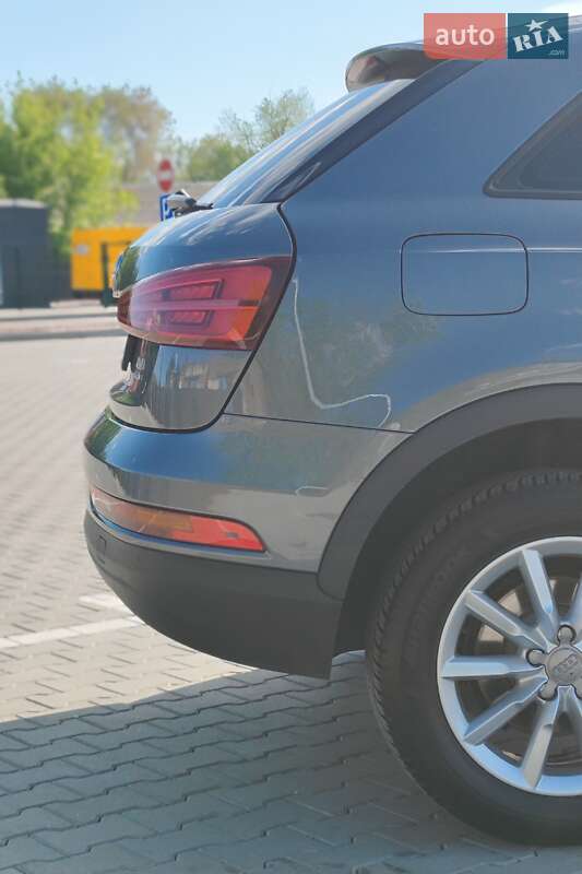 Внедорожник / Кроссовер Audi Q3 2015 в Одессе