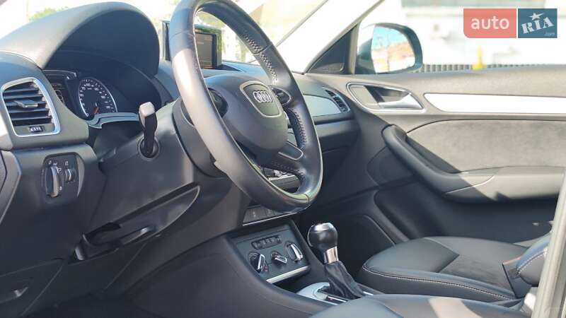 Внедорожник / Кроссовер Audi Q3 2015 в Одессе
