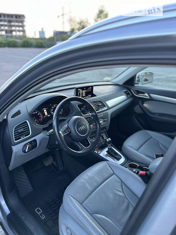 Внедорожник / Кроссовер Audi Q3 2016 в Ужгороде