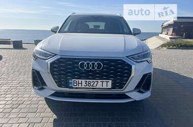 Позашляховик / Кросовер Audi Q3 2019 в Києві