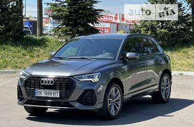 Внедорожник / Кроссовер Audi Q3 2019 в Ровно