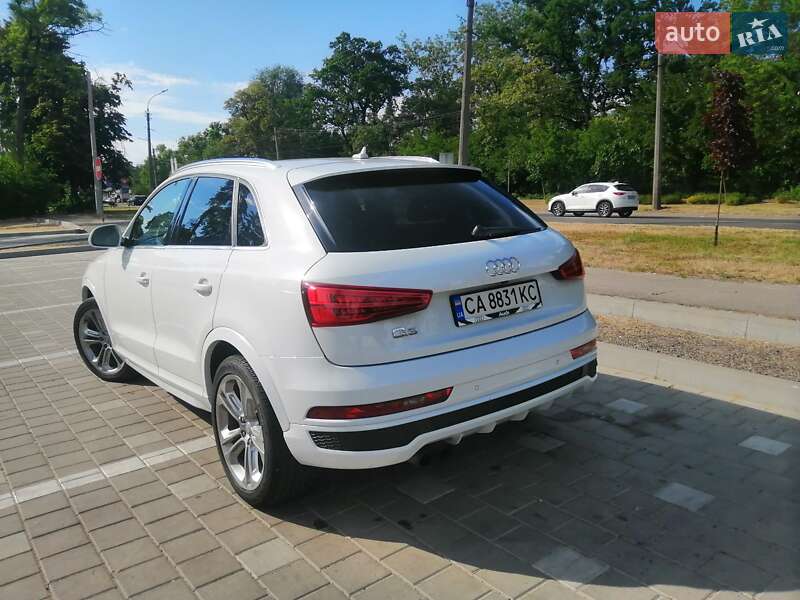 Внедорожник / Кроссовер Audi Q3 2015 в Черкассах