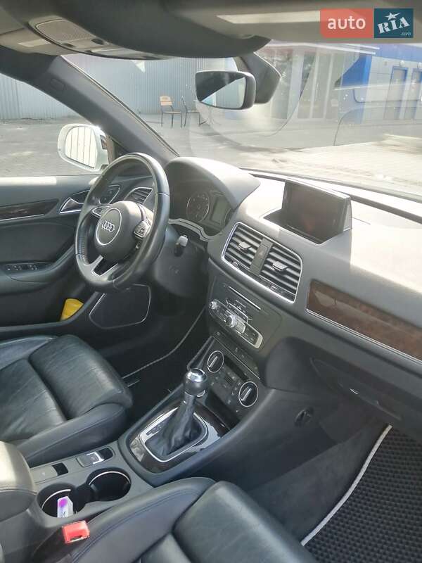 Внедорожник / Кроссовер Audi Q3 2015 в Черкассах