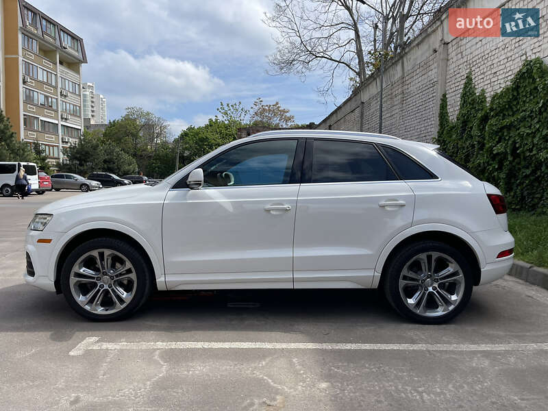 Внедорожник / Кроссовер Audi Q3 2016 в 