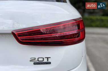 Внедорожник / Кроссовер Audi Q3 2016 в 