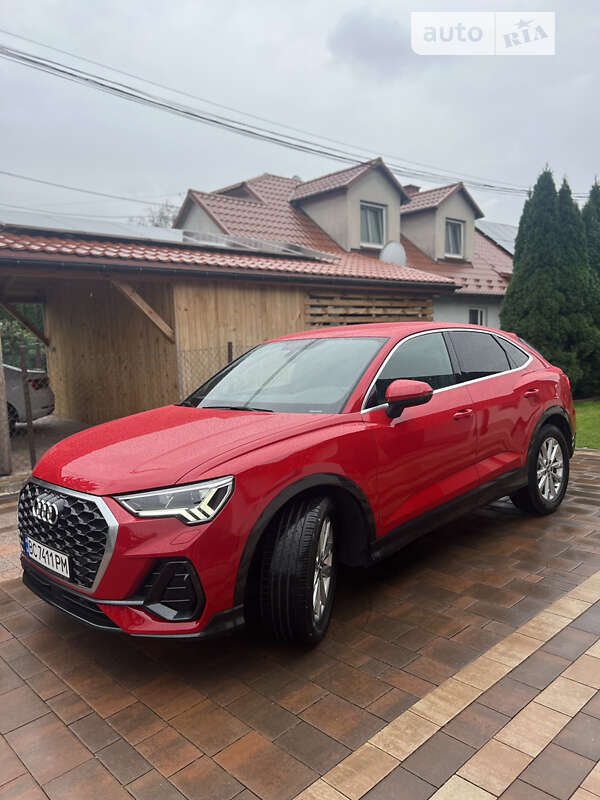 Позашляховик / Кросовер Audi Q3 2020 в Львові
