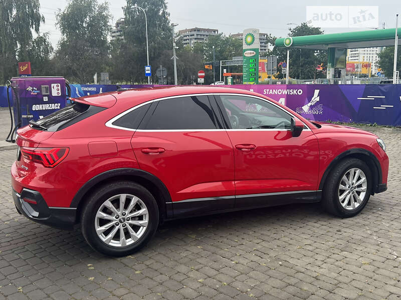 Позашляховик / Кросовер Audi Q3 2020 в Львові