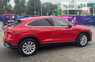 Внедорожник / Кроссовер Audi Q3 2020 в 