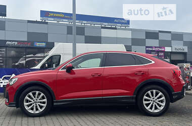 Внедорожник / Кроссовер Audi Q3 2020 в 