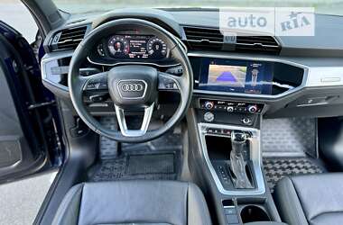 Внедорожник / Кроссовер Audi Q3 2020 в Киеве