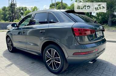 Позашляховик / Кросовер Audi Q3 2017 в Дніпрі