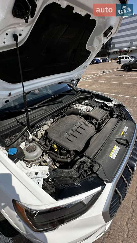 Внедорожник / Кроссовер Audi Q3 2019 в Житомире