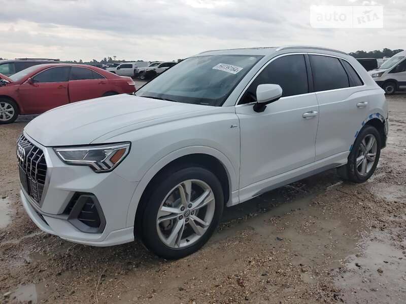 Позашляховик / Кросовер Audi Q3 2020 в Ужгороді