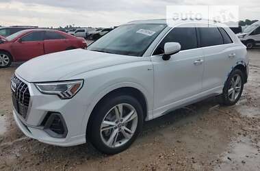 Позашляховик / Кросовер Audi Q3 2020 в Ужгороді