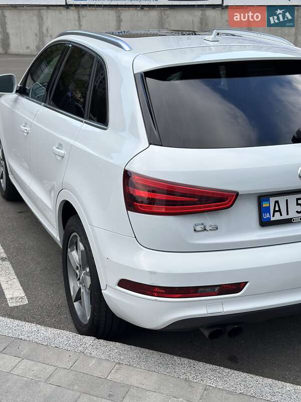 Внедорожник / Кроссовер Audi Q3 2015 в Киеве
