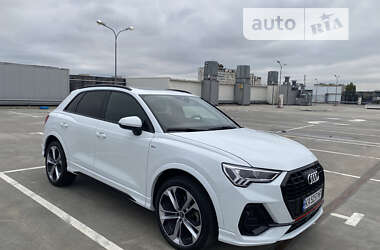 Внедорожник / Кроссовер Audi Q3 2020 в Киеве