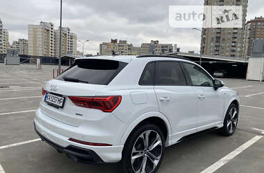 Внедорожник / Кроссовер Audi Q3 2020 в Киеве