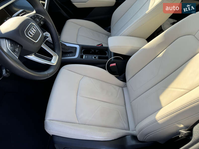 Внедорожник / Кроссовер Audi Q3 2021 в Киеве