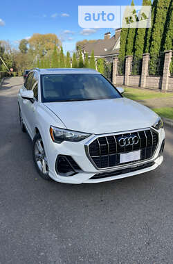 Внедорожник / Кроссовер Audi Q3 2021 в Ровно