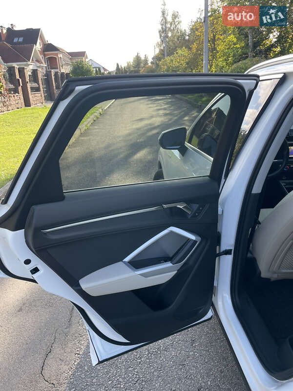 Внедорожник / Кроссовер Audi Q3 2021 в Ровно фото 18 Внедорожник / Кроссовер Audi Q3 2021 в Ровно