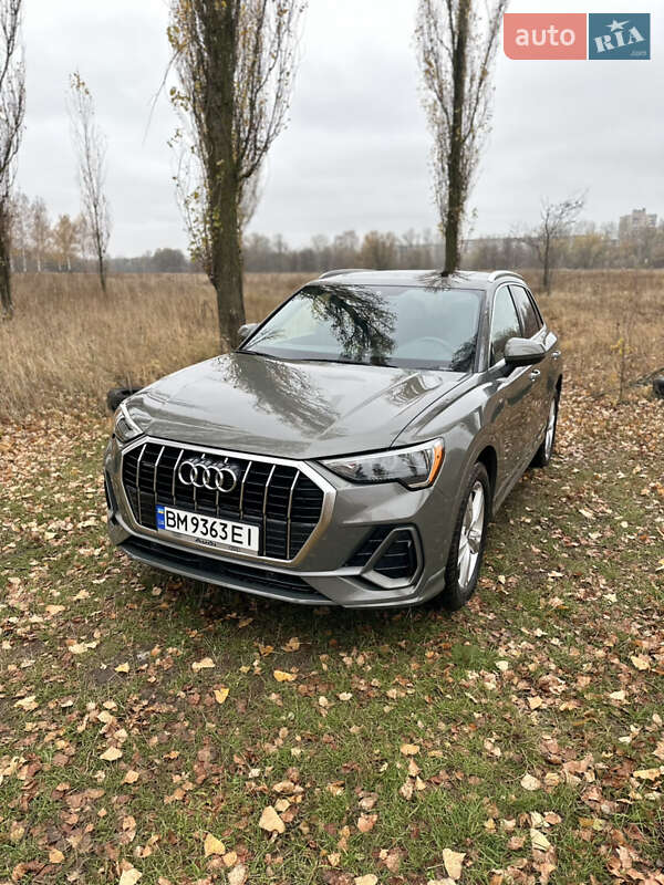 Внедорожник / Кроссовер Audi Q3 2020 в Сумах