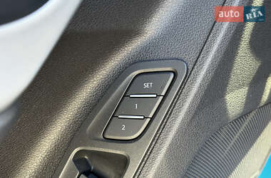 Позашляховик / Кросовер Audi Q3 2022 в 