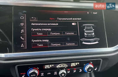 Внедорожник / Кроссовер Audi Q3 2020 в Киеве