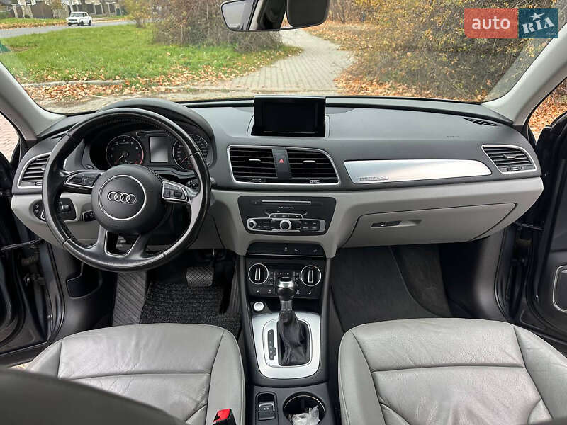 Внедорожник / Кроссовер Audi Q3 2015 в Каменец-Подольском