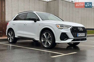 Позашляховик / Кросовер Audi Q3 2021 в Києві