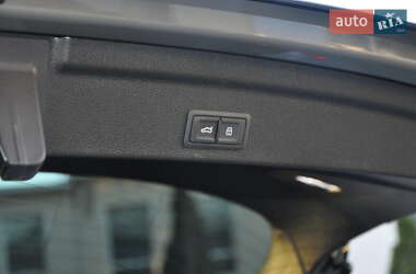 Внедорожник / Кроссовер Audi Q3 2020 в 