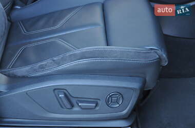 Внедорожник / Кроссовер Audi Q3 2020 в 