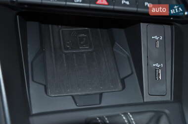 Внедорожник / Кроссовер Audi Q3 2020 в 