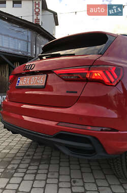 Внедорожник / Кроссовер Audi Q3 2023 в 