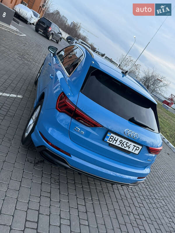 Внедорожник / Кроссовер Audi Q3 2019 в Одессе