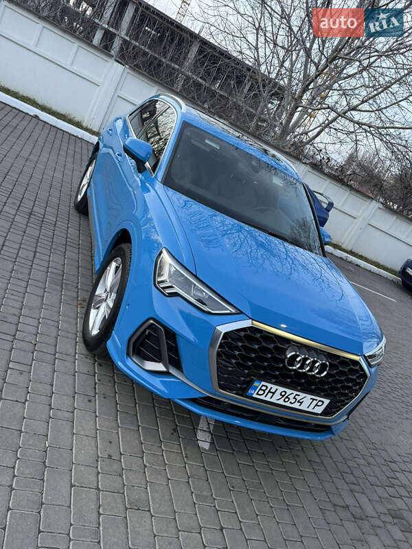 Внедорожник / Кроссовер Audi Q3 2019 в Одессе