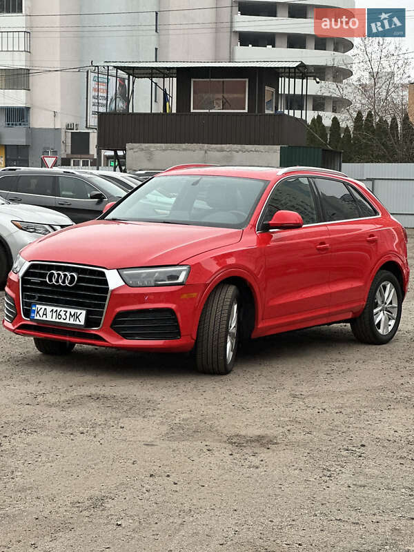 Внедорожник / Кроссовер Audi Q3 2017 в Киеве