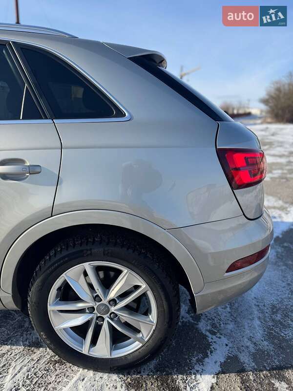 Внедорожник / Кроссовер Audi Q3 2015 в Тернополе