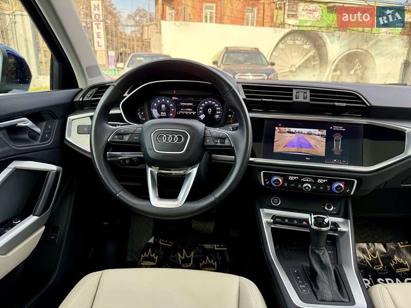 Позашляховик / Кросовер Audi Q3 2020 в Одесі