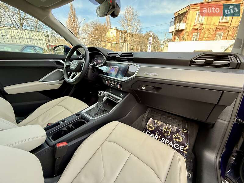 Позашляховик / Кросовер Audi Q3 2020 в Одесі