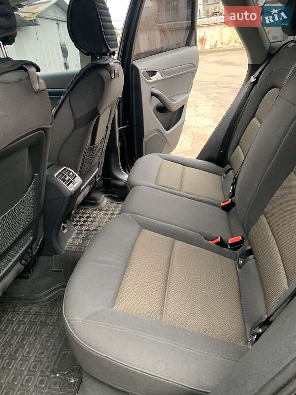 Внедорожник / Кроссовер Audi Q3 2013 в Черкассах