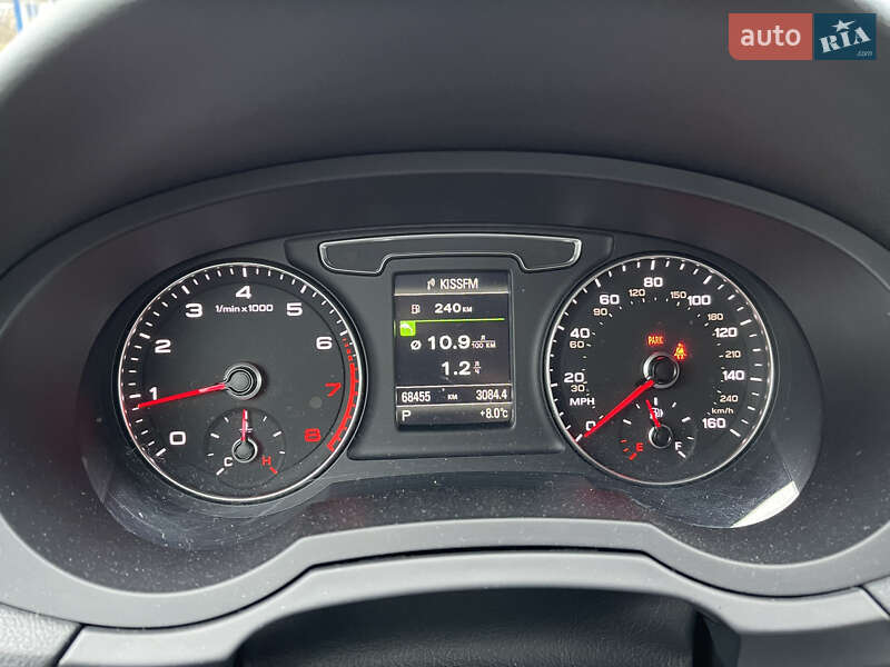 Позашляховик / Кросовер Audi Q3 2017 в Києві