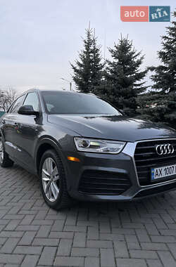Внедорожник / Кроссовер Audi Q3 2017 в 