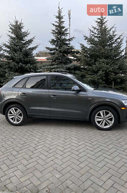 Внедорожник / Кроссовер Audi Q3 2017 в 