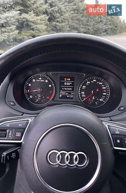 Внедорожник / Кроссовер Audi Q3 2017 в 