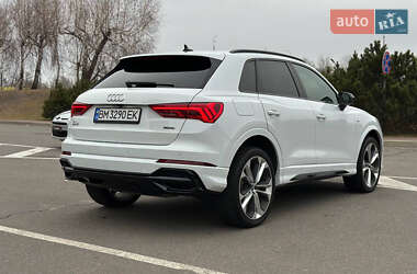 Внедорожник / Кроссовер Audi Q3 2021 в Киеве