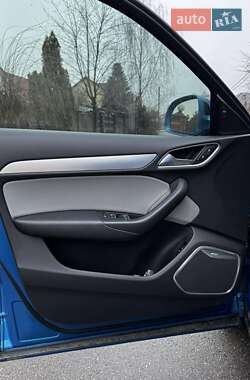 Позашляховик / Кросовер Audi Q3 2015 в 