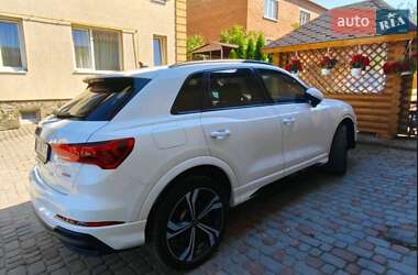 Внедорожник / Кроссовер Audi Q3 2023 в 