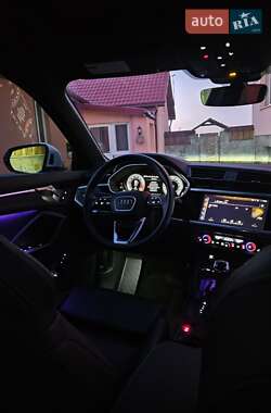 Внедорожник / Кроссовер Audi Q3 2023 в 