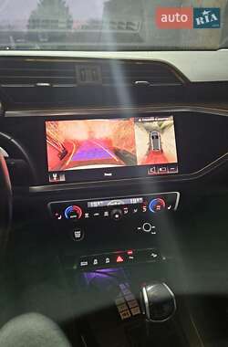 Внедорожник / Кроссовер Audi Q3 2023 в 
