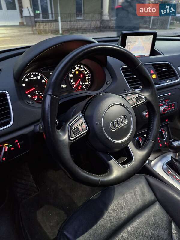 Внедорожник / Кроссовер Audi Q3 2016 в Киеве